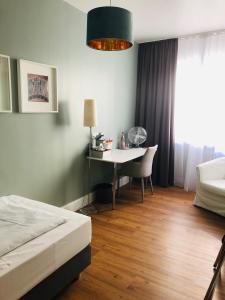 Postel nebo postele na pokoji v ubytování MAX Hotel Düsseldorf Self-Check-in