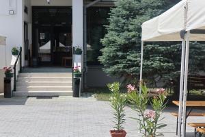 Exteriér alebo vchod do ubytovania Szlovák Panzió