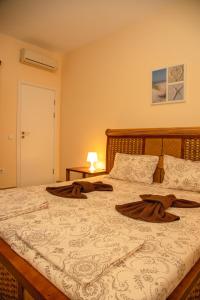 Ліжко або ліжка в номері Sunset Vibes in Arapya - Breathtaking Views + POOL