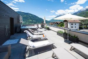 Foto da galeria de Hotel Zum Tiroler Adler em Tirolo