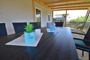 Balkón nebo terasa v ubytování Mobile home CVITA + 22 fotografií