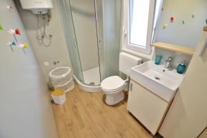 Kylpyhuone majoituspaikassa Mobile home CVITA