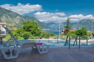Galeriebild der Unterkunft LaNi Lux View Apartment with Pool in Kotor