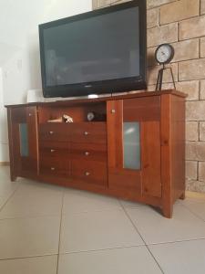 TV a/nebo společenská místnost v ubytování Kuća za odmor Silba