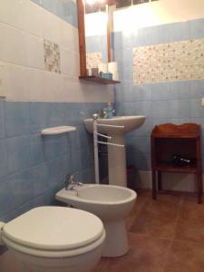 A bathroom at Canne Al Vento