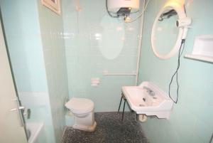 Koupelna v ubytování Aries Basic + 17 fotografií