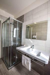 A bathroom at gambisa street Még 9 kép