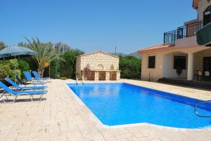 Bazén v ubytování Marlin Beach Front Luxury Villa - 4 Bedrooms nebo v jeho okolí