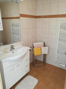 Koupelna v ubytování Ferienwohnungen Strohmayerhof + 28 fotografií