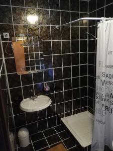 Ein Badezimmer in der Unterkunft Apartmani Laura