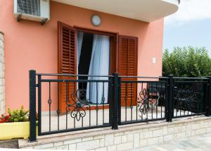 Gallery image of Apartments Alma in Crveni Vrh