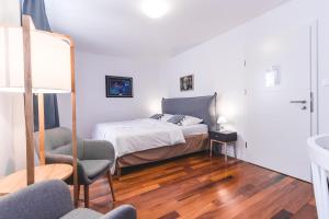 Second Life in Piran - Hotel Zala Piran with private parking and shuttle service客房内的一张或多张床位