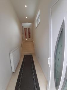 Fotografie z fotogalerie ubytování Bedrooms Cerovac v destinaci Gračac