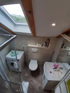 Koupelna v ubytování Bedrooms Cerovac