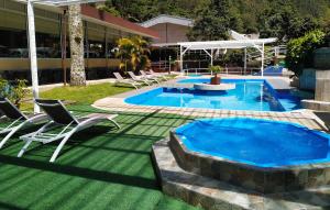Bazén v ubytování Monte Selva Hotel Spa Termal nebo v jeho okolí