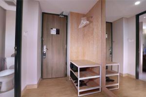 Koupelna v ubytování Hotel NEO+ Kuta Legian by ASTON