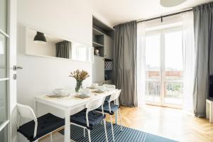 Fotografia z galérie ubytovania ★Bright, spacious apartment|Palace of Culture view★ vo Varšave