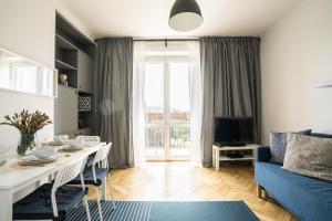 Posedenie v ubytovaní ★Bright, spacious apartment|Palace of Culture view★