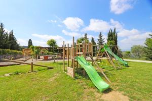 Kawasan permainan kanak-kanak di Agriturismo eco-bio Belmonte Vacanze