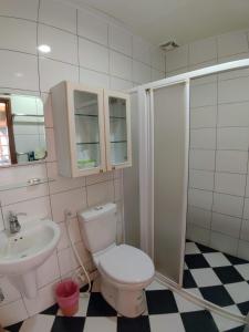 Koupelna v ubytování Lutenist B&B + 13 fotografií