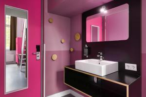 Ein Badezimmer in der Unterkunft Stayokay Hostel Amsterdam Oost