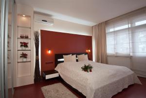 Katil atau katil-katil dalam bilik di Hotel Krystal +33 gambar
