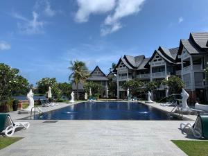 obraz basenu w ośrodku w obiekcie Allamanda Apartments by Laguna Phuket w mieście Bang Tao Beach