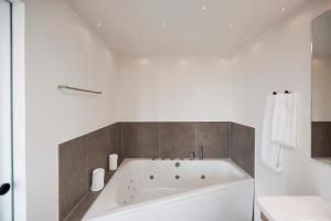 Koupelna v ubytování Hotel Skjern + 37 fotografií