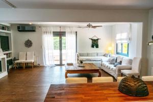 Posedenie v ubytovaní Zen Villa in Schinias