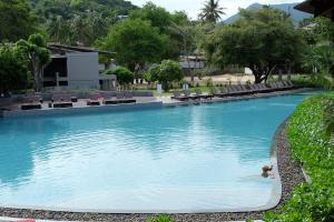 Der Swimmingpool an oder in der Nähe von Koh Ma Beach Resort - SHA Extra Plus