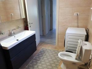 Vonios kambarys apgyvendinimo įstaigoje Vacation Home Naluka