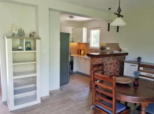Fotografie z fotogalerie ubytování Vacation Home Naluka v destinaci Donji Morinj