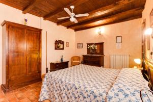 Postel nebo postele na pokoji v ubytování Agriturismo Casale Sasso