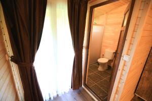 A bathroom at Cinderella Pension & Bungalow