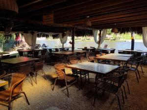 Restaurant ou autre lieu de restauration dans l'établissement Ganso Complexo de Lazer