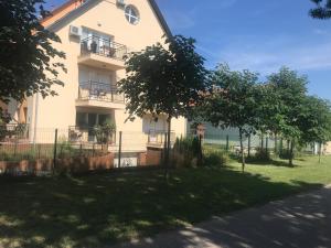 Vonkajšia záhrada v ubytovaní Tommy Apartman 2.0