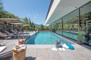 The swimming pool at or close to Hotel Dosses