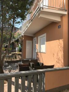 Balkón nebo terasa v ubytování Apartmani Anloma Lorainne