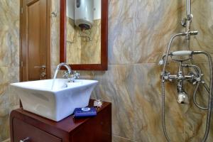 Kúpeľňa v ubytovaní Markisia's Luxury Corfu Town Apartment