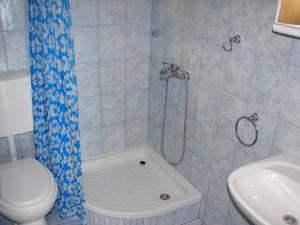 Koupelna v ubytování Holiday home Viki1 - next to sea