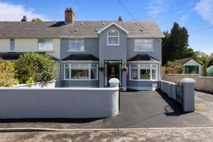 Gallery image of Chestnut House, Sleeps 11, Beautiful, spacious & comfortable in Belfast