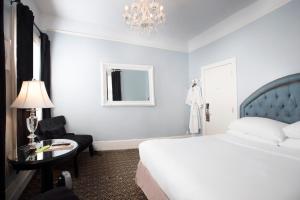 Postel nebo postele na pokoji v ubytování Ballard Inn