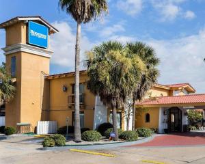 Gallery image of Sunrise Inn & Suites New Orleans in New Orleans