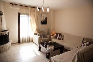 A seating area at Venetiko Villas