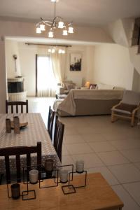 A seating area at Venetiko Villas