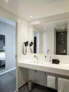 Een badkamer bij Zleep Hotel Aalborg