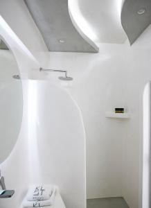 Um banheiro em Kalisti Hotel & Suites