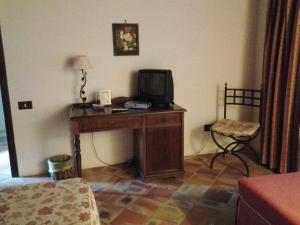 A television and/or entertainment centre at Crapa Licca