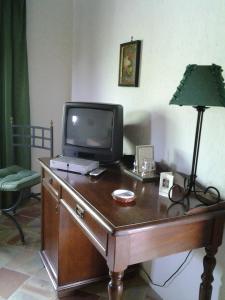 A television and/or entertainment centre at Crapa Licca