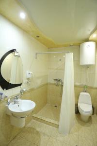 Koupelna v ubytování Vanatur Hotel